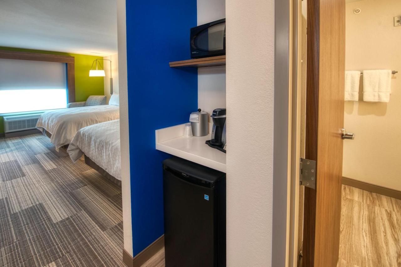 Hotel Holiday Express & - Downtown - Airport By Ihg