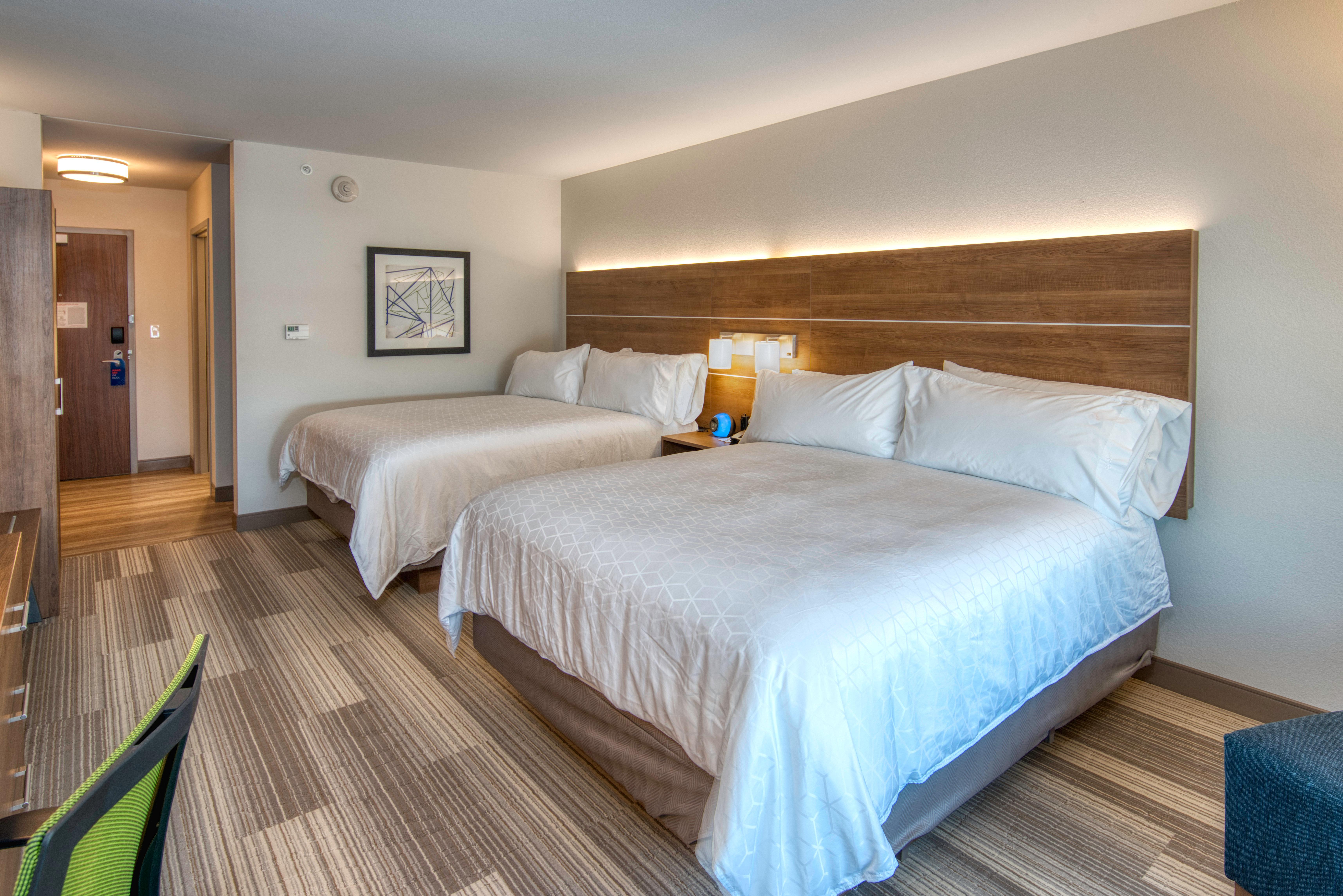 Holiday Express & - Downtown - Airport By Ihg Hotel 3*