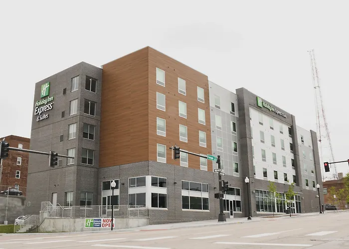 Holiday Inn Express & Suites - Omaha Downtown - Airport By Ihg