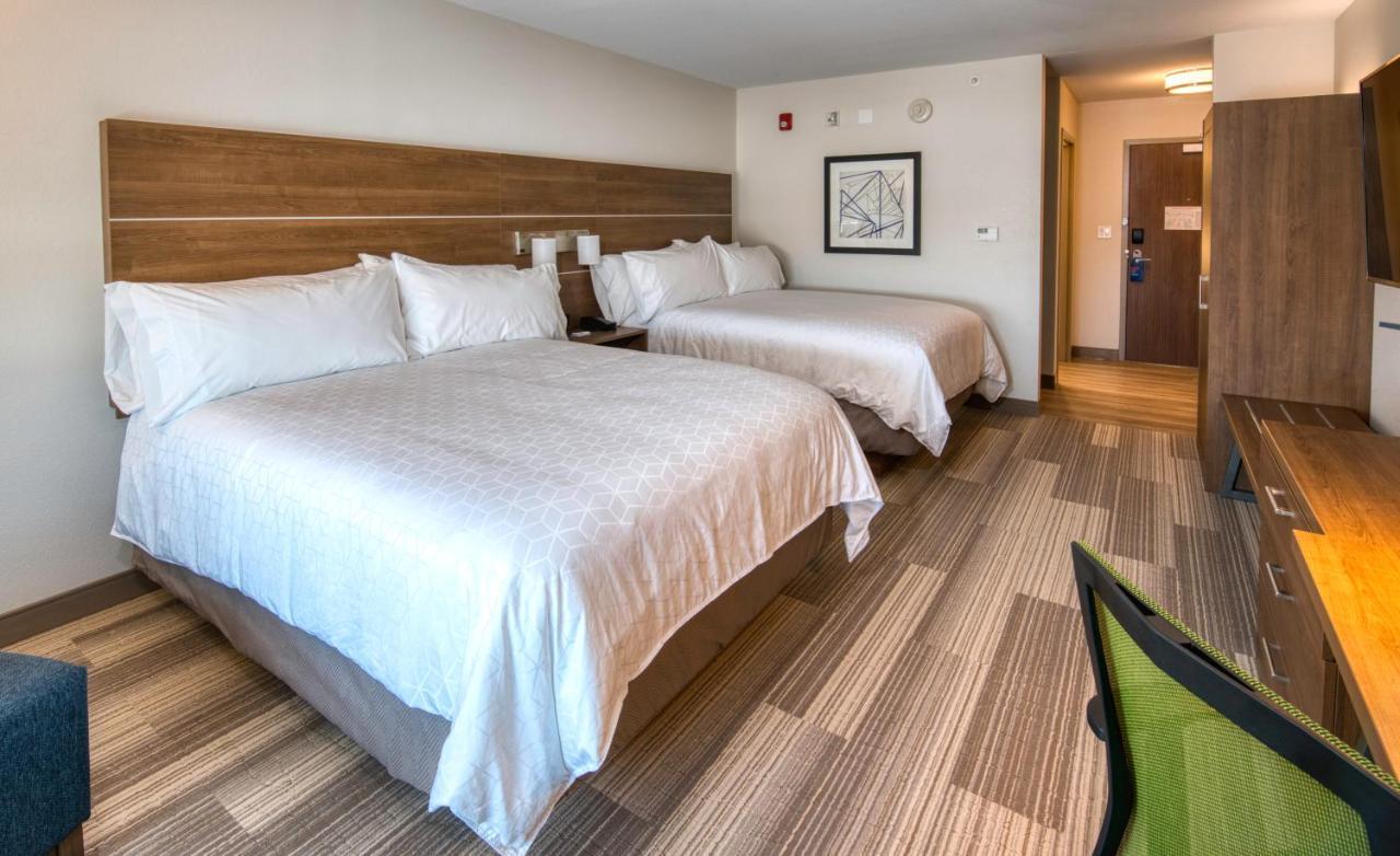 Holiday Express & - Downtown - Airport By Ihg Hotel